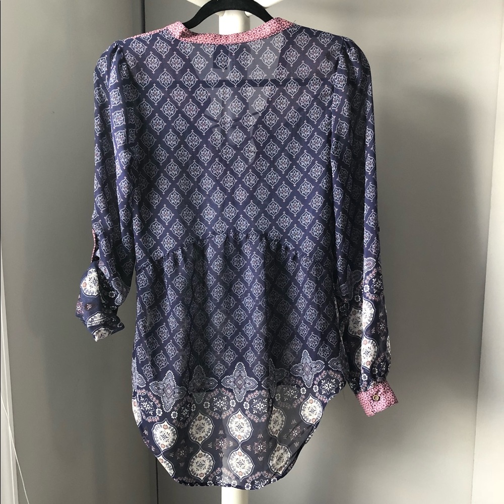 Patterned blouse! - Picture 2 of 3